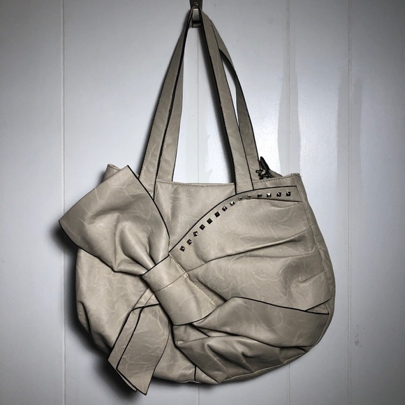 - Womens Light Tan Purse with Bow/Studs. Like New - Picture 1 of 8
